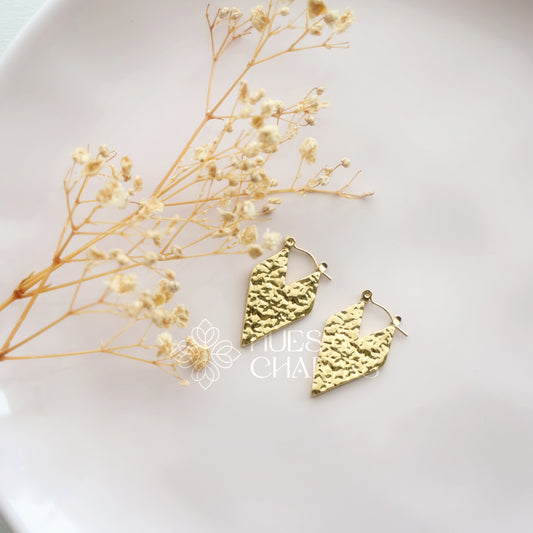 GOLDEN LONG TEXTURED HEART HOOPS