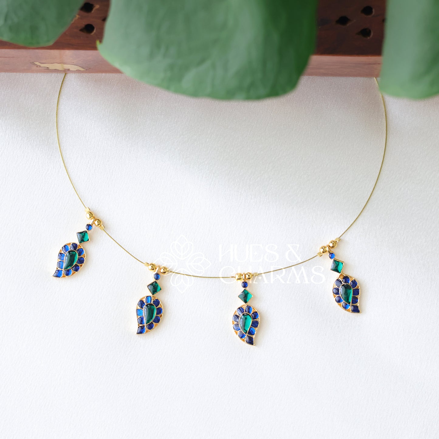 MANGO CHARMS FLOATING NECKPIECE - BLUE & GREEN