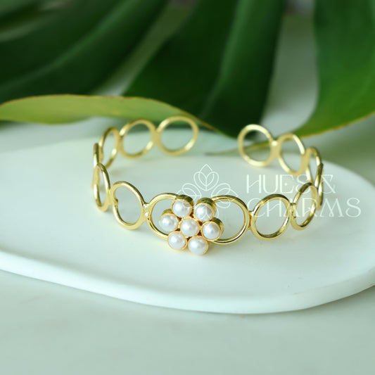 GOLDEN PEARL SYMPHONY ADJUSTABLE BANGLE