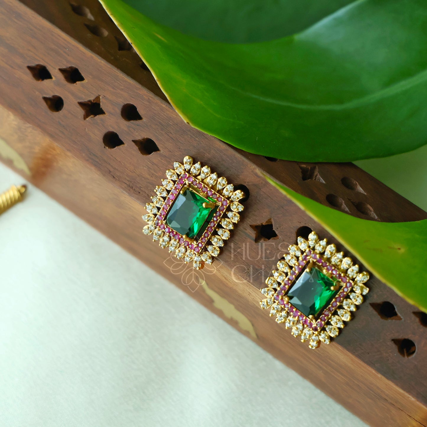 STATEMENT EMERALD HASLI NECKLACE SET