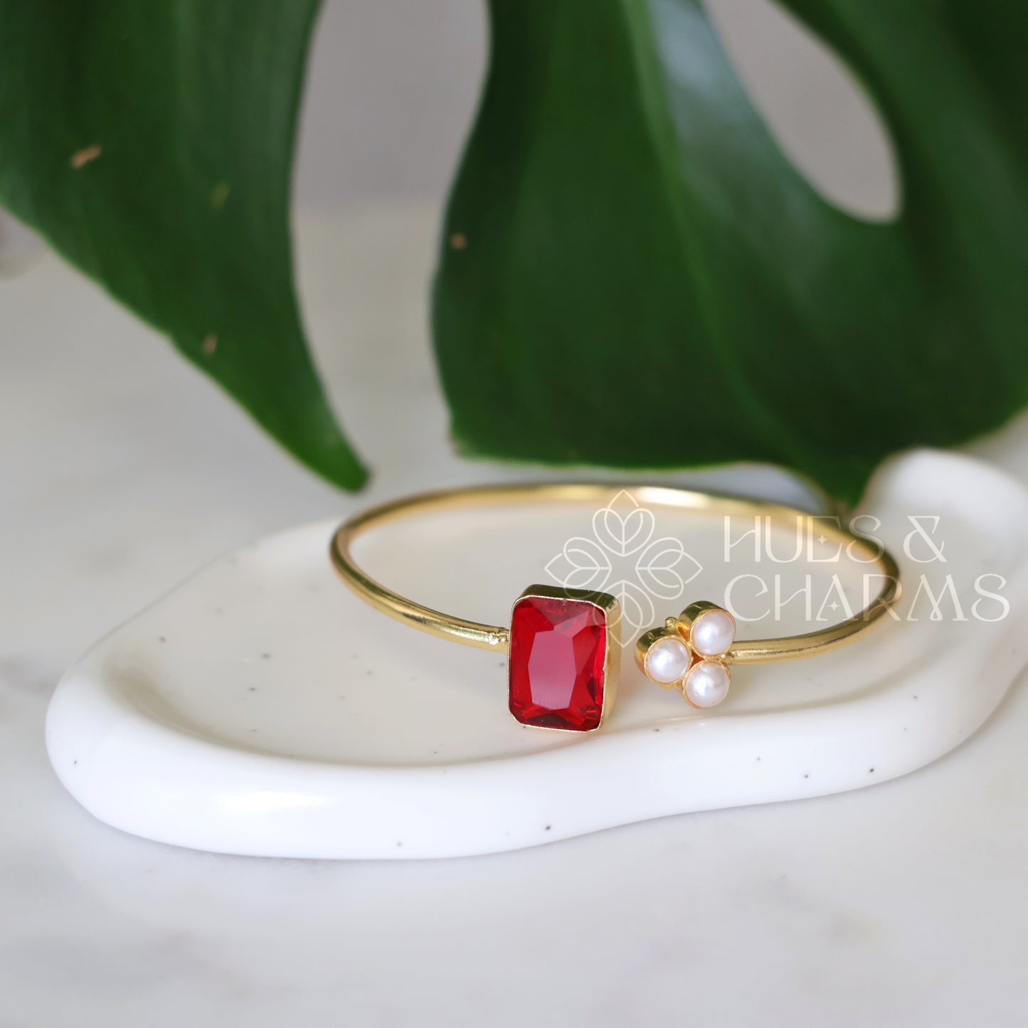 SQUARE GLOSSY STONE WITH PEARL BANGLE (COLOURS AVAILABLE)