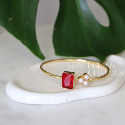 SQUARE GLOSSY STONE WITH PEARL BANGLE (COLOURS AVAILABLE)