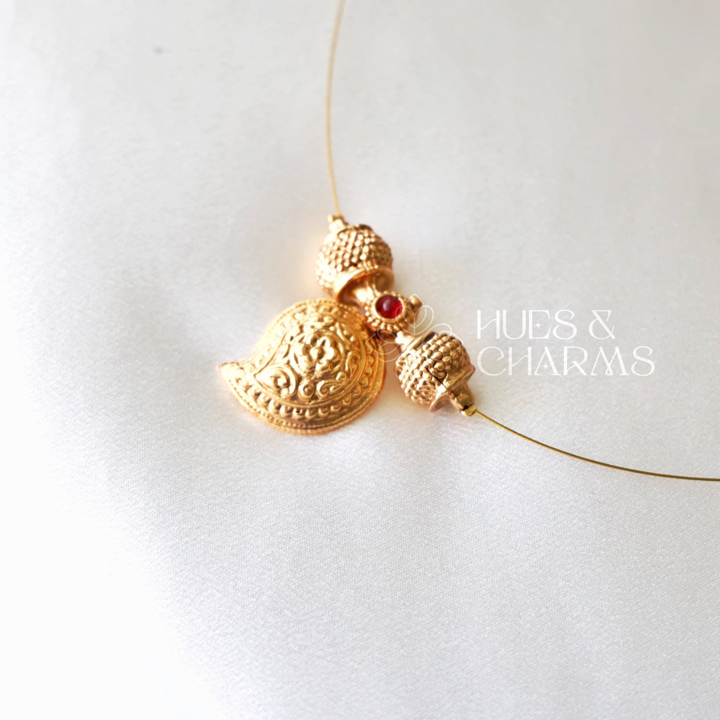 STATEMENT SINGLE MANGO FLOATING NECKLACE SET