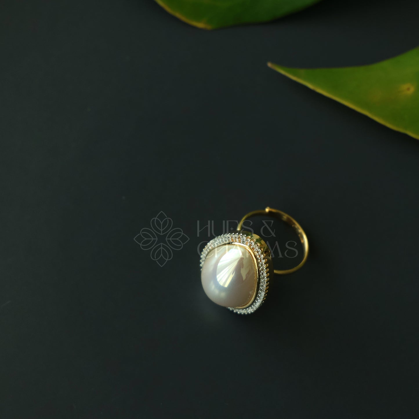GOLDEN OVAL ORBIT ADJUSTABLE PEARL RING