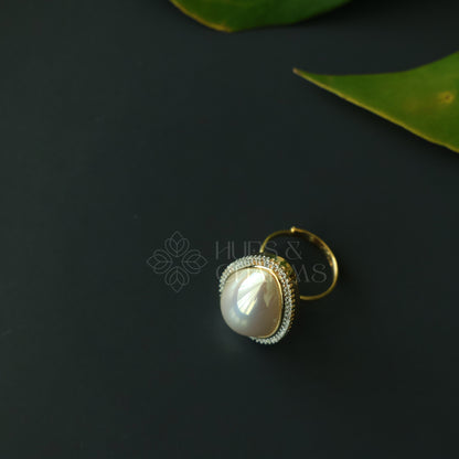 GOLDEN OVAL ORBIT ADJUSTABLE PEARL RING