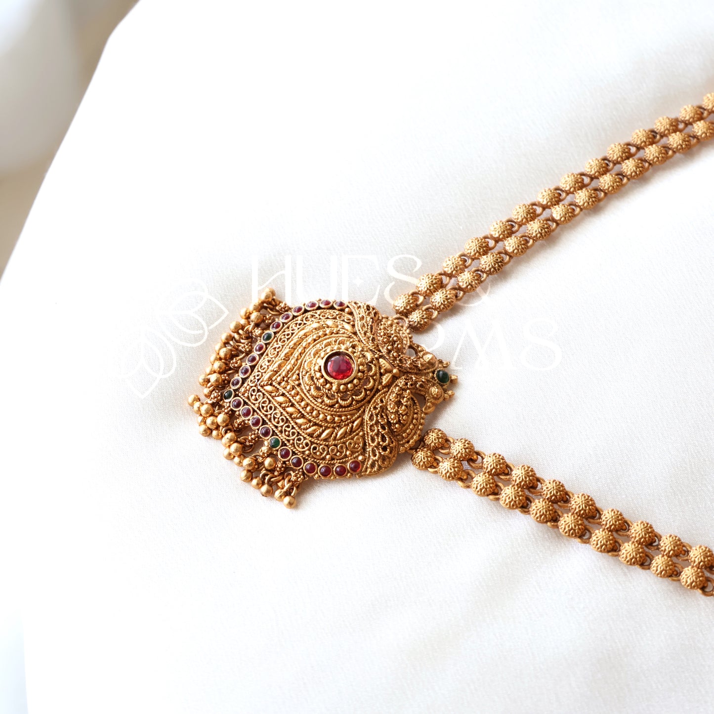 GOLDEN MAYURA RATNA HARAM SET