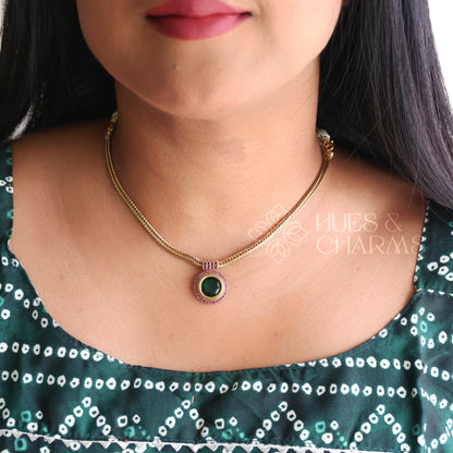 GOLDEN SIMPLE AD STONE ATTIGAI SET