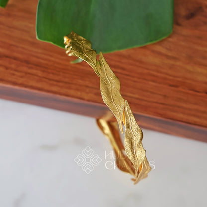 GOLDEN TEXTURED IVY COLLAR NECK CUFF