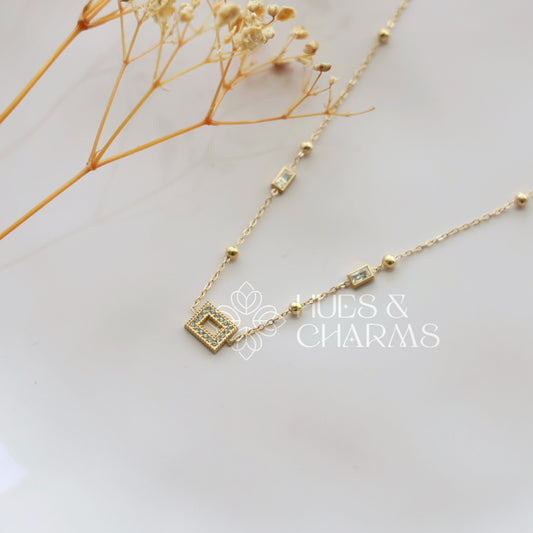 GOLDEN AD SQUARE PENDANT NECKPIECE