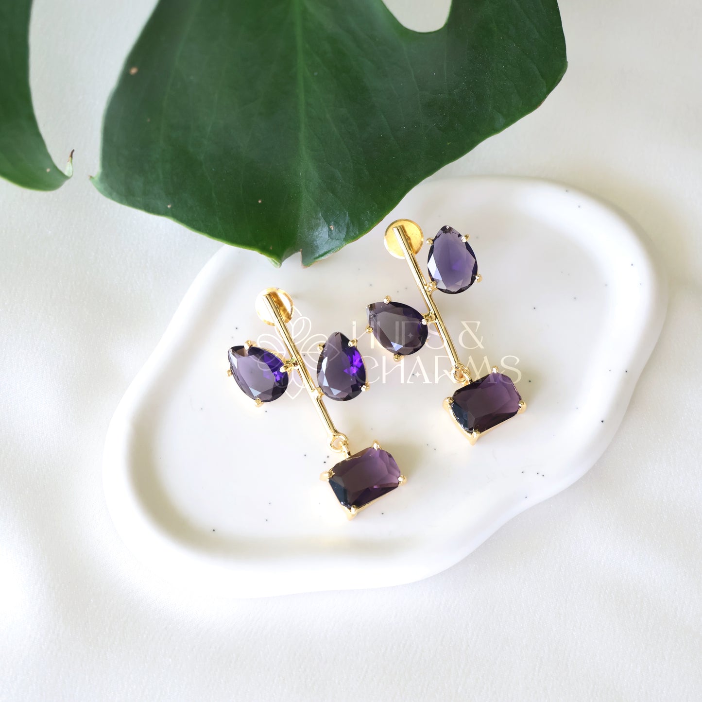 GLOSSY 2 LEAF STATEMENT EARRING (COLOURS AVAILABLE)