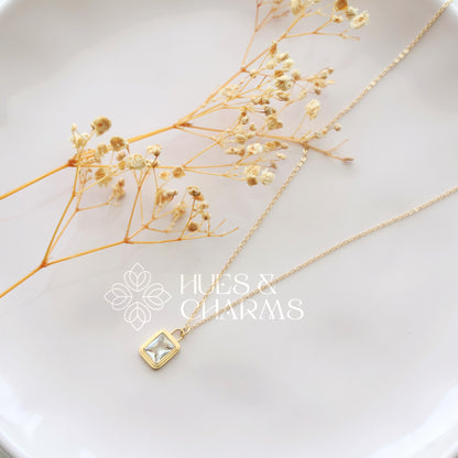GOLDEN WHITE STONE PENDANT NECKPIECE