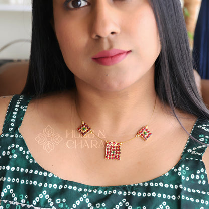 TRADITIONAL 3 SQUARE PENDANT FLOATING NECKPIECE