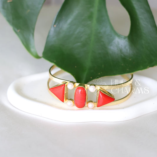 GOLDEN ADJUSTABLE 3 CORAL BANGLE