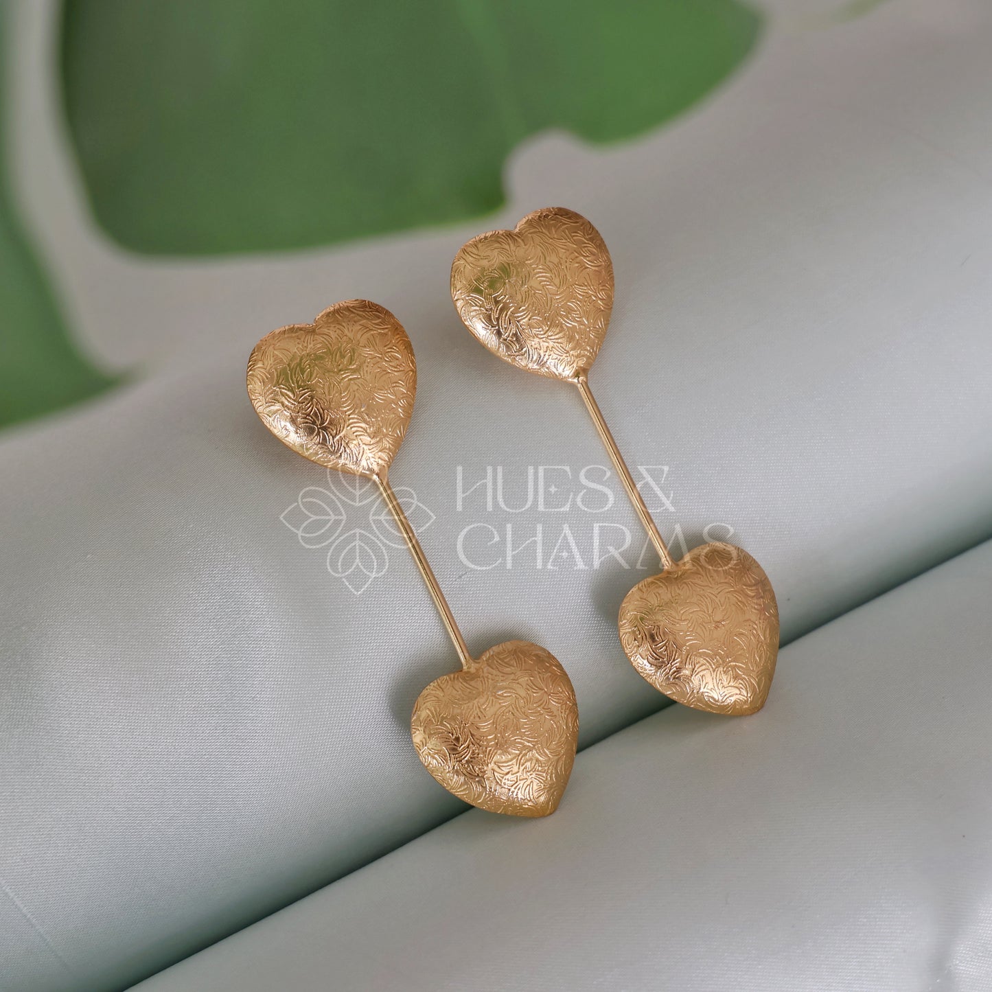 GOLDEN LUMIERE HEART STUD EARRINGS