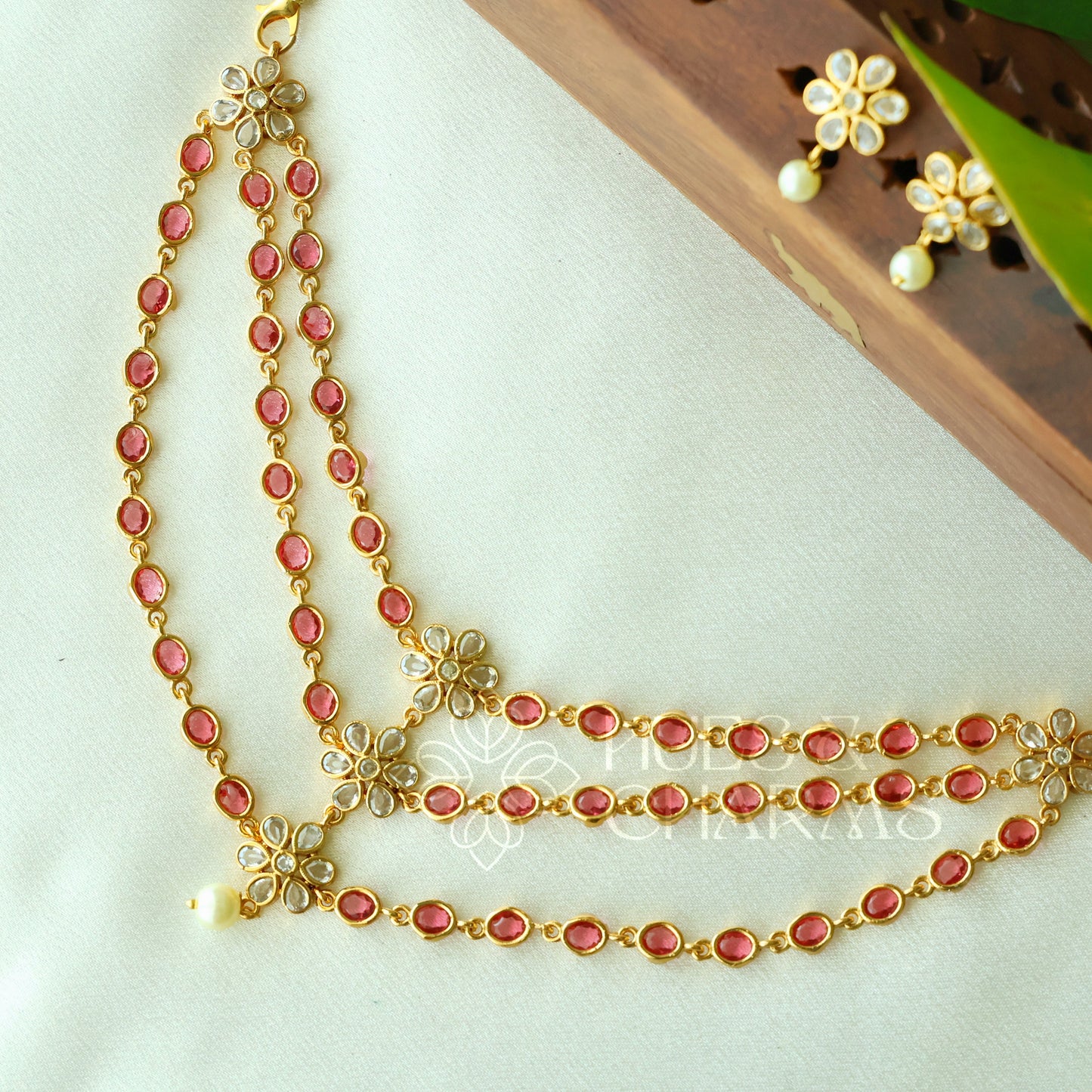 THREE-LAYER PUSHPA NECKLACE SET WITH PEARL