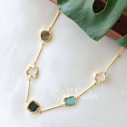 5 RAW STONE MINIMAL NECKPIECE