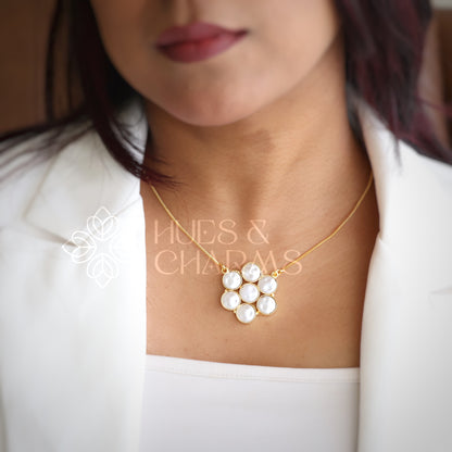 GOLDEN 7 PEARL CELESTE PENDANT 
NECKPIECE