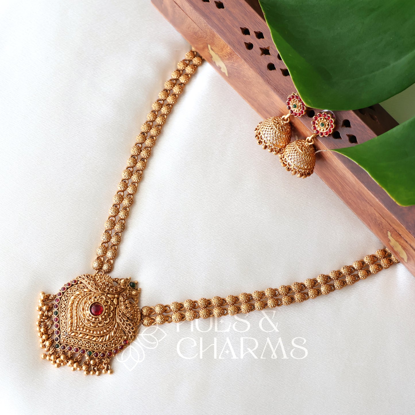 GOLDEN MAYURA RATNA HARAM SET