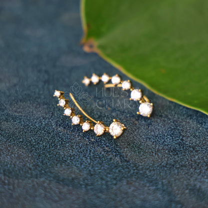 GOLDEN NYRA CLIMBERS AD EAR CUFF