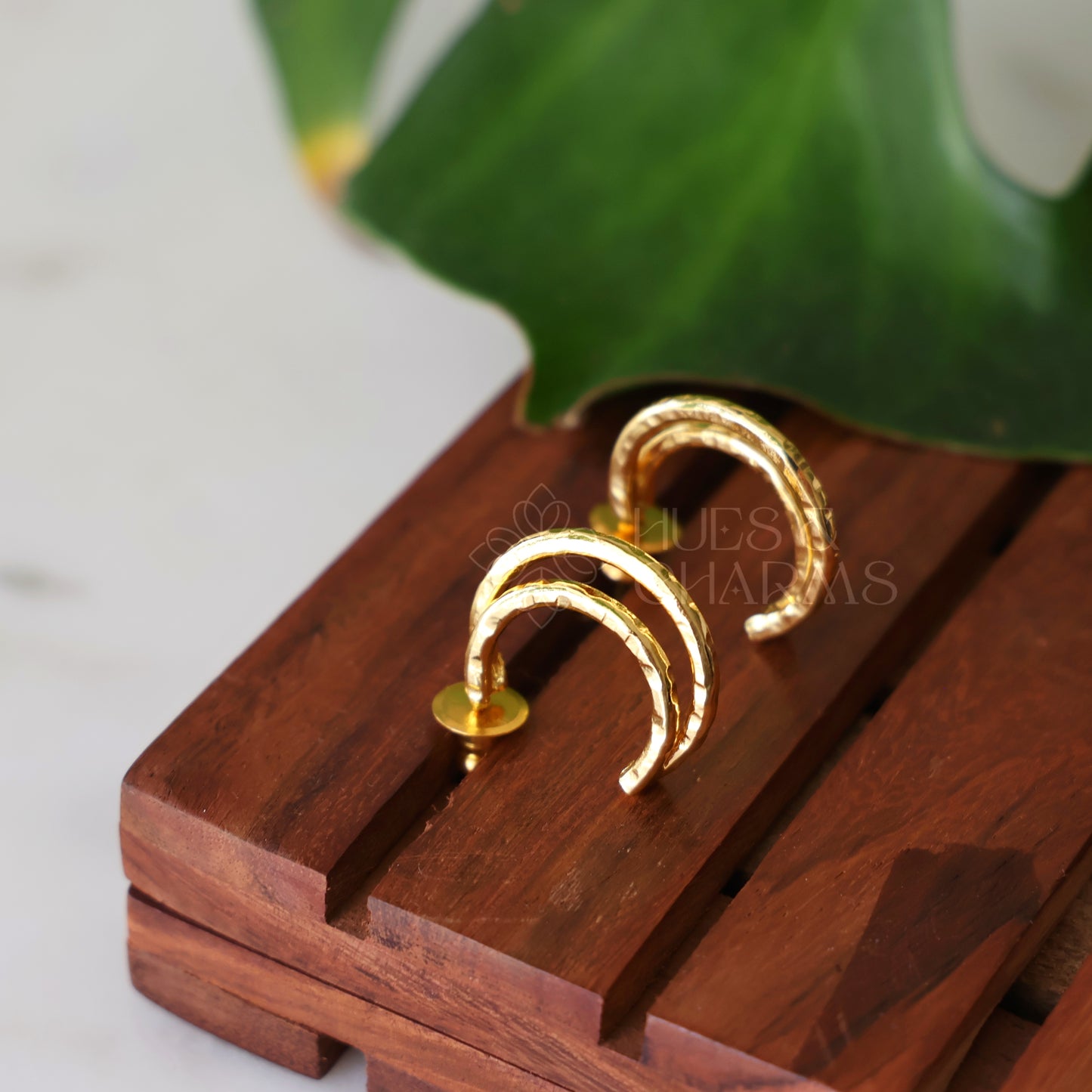 GOLDEN TEXTURED TWO LAYER AURA HOOP EARRINGS