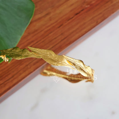 GOLDEN TEXTURED IVY COLLAR NECK CUFF
