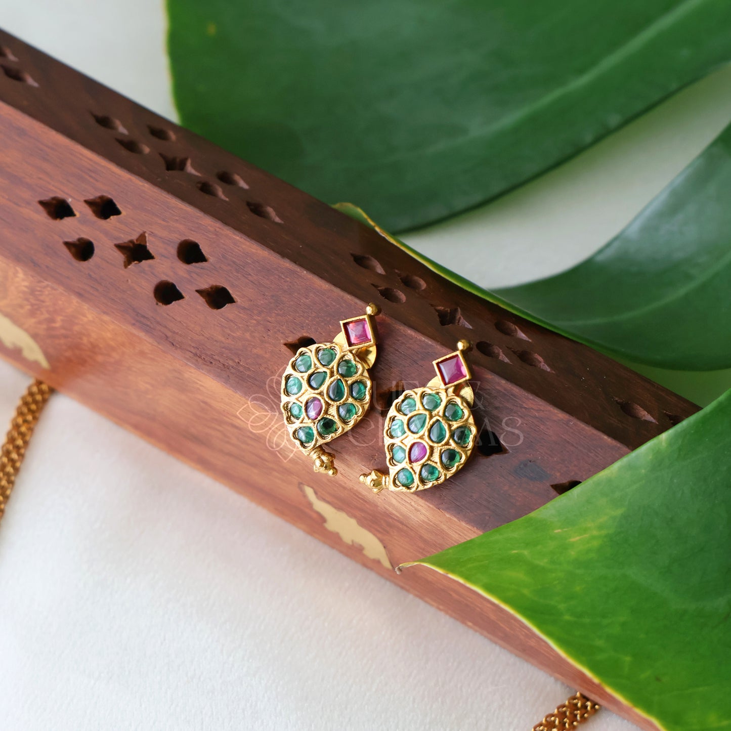 TRADITIONAL KEMP MANGO MOTIF NECKLACE SET | Premium jewellery
