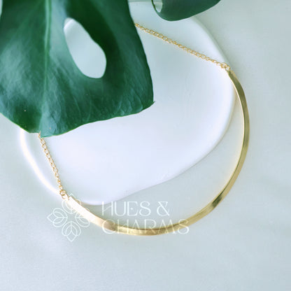 GOLDEN MINIMAL NECK CUFF