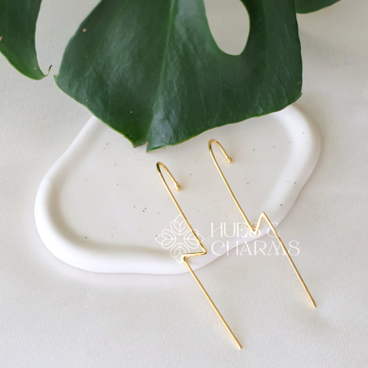 GOLDEN ZIG ZAG EAR CUFF
