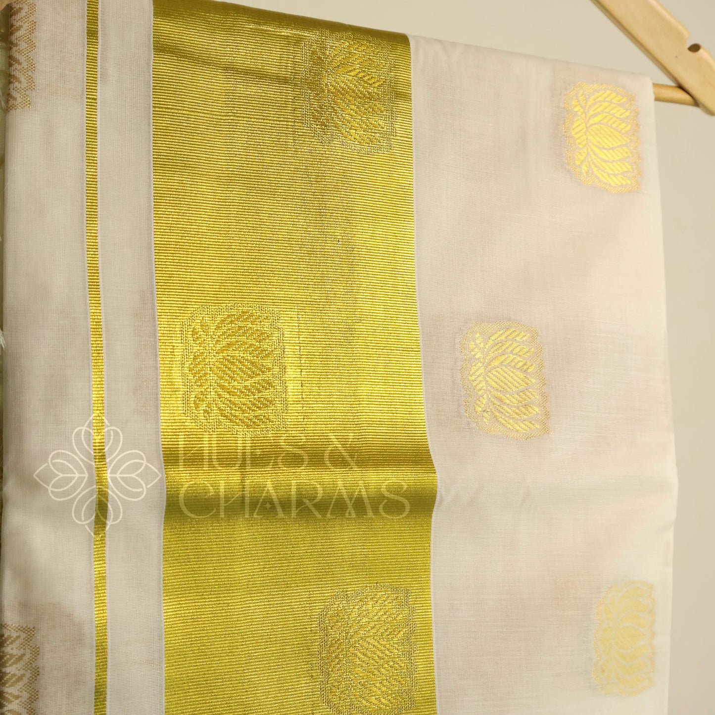 KERALA SIGNATURE KASAVU HANDLOOM THAMARA SAREE