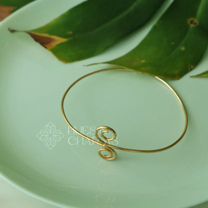 GOLDEN SPIRAL ARM CUFF