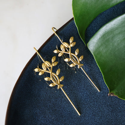 GOLDEN ELARA LEAF EAR CUFF