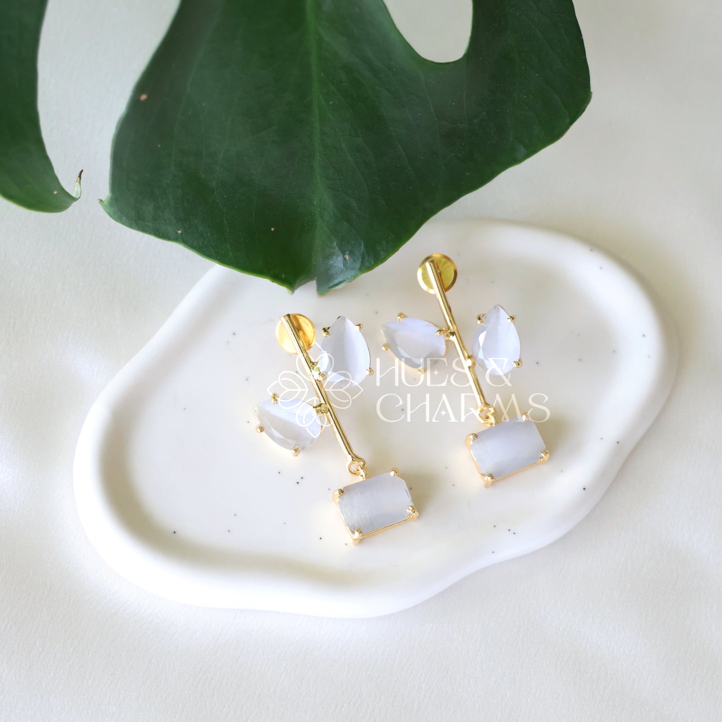 GLOSSY 2 LEAF STATEMENT EARRING (COLOURS AVAILABLE)