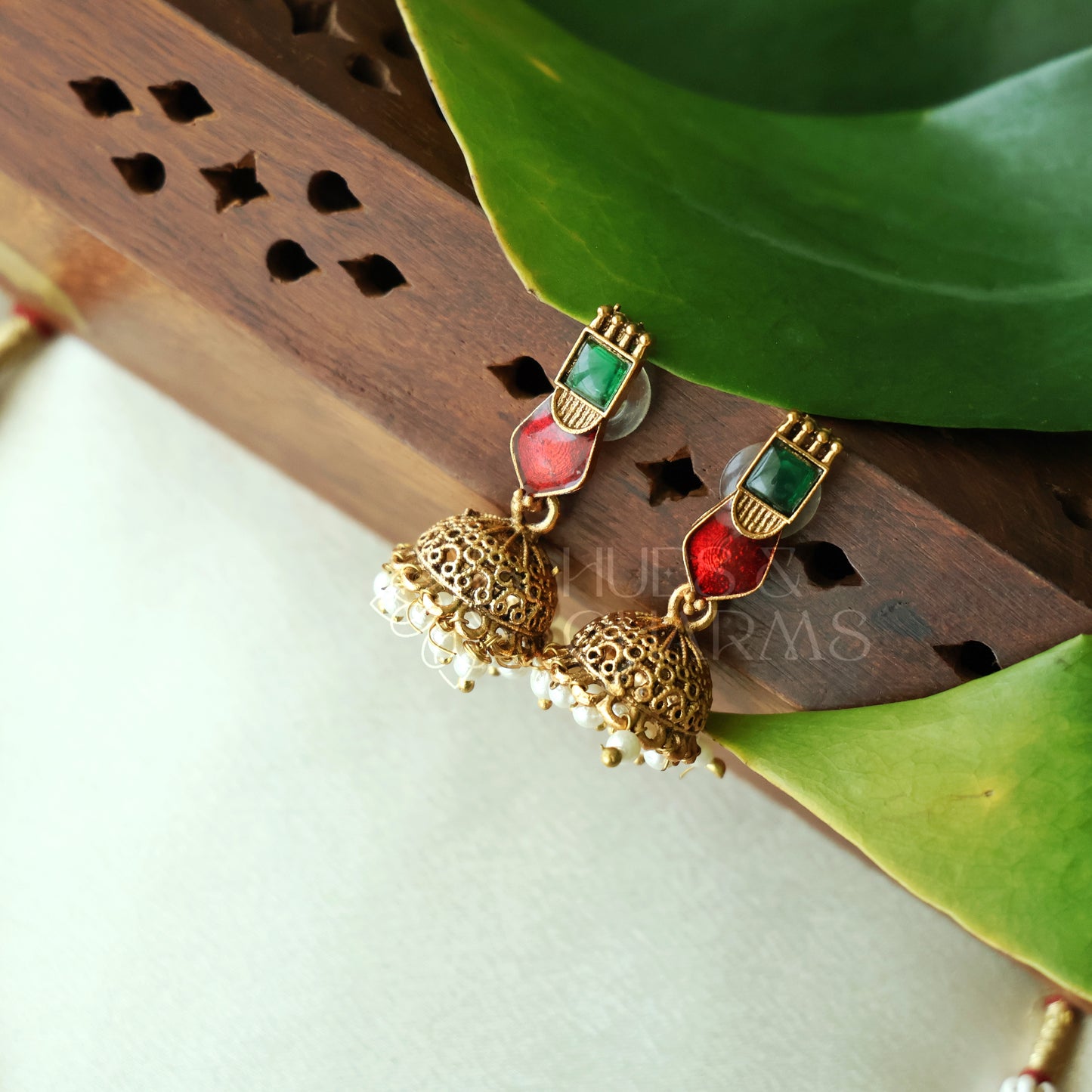 GOLDEN VAIBHAVAM PALAKKA NECKLACE SET (Colours available)