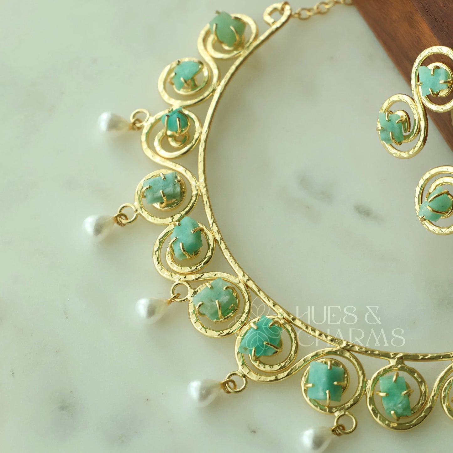 NATURAL STONE LUMIERE NECKLACE SET WITH PEARLS (Colours available)