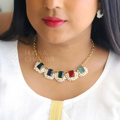 GLOSSY SQUARE DROP NECKLACE SET WITH PEARLS - MULTICOLOUR