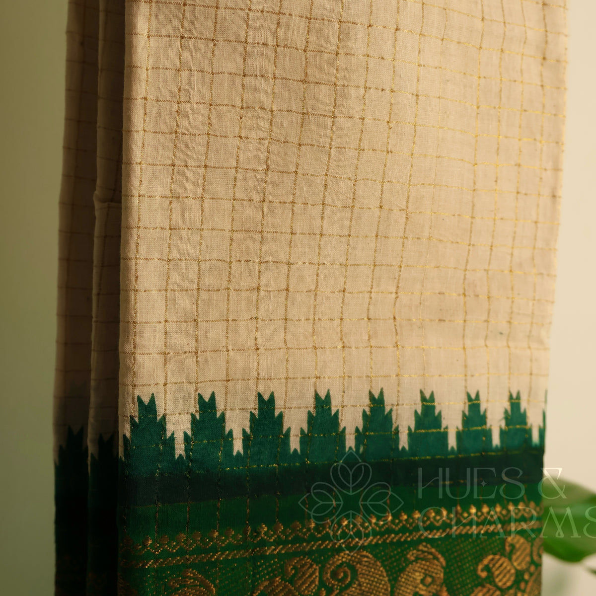 MADURAI SUNGUDI SAREE- GREEN (MUD WHITE COLOUR )