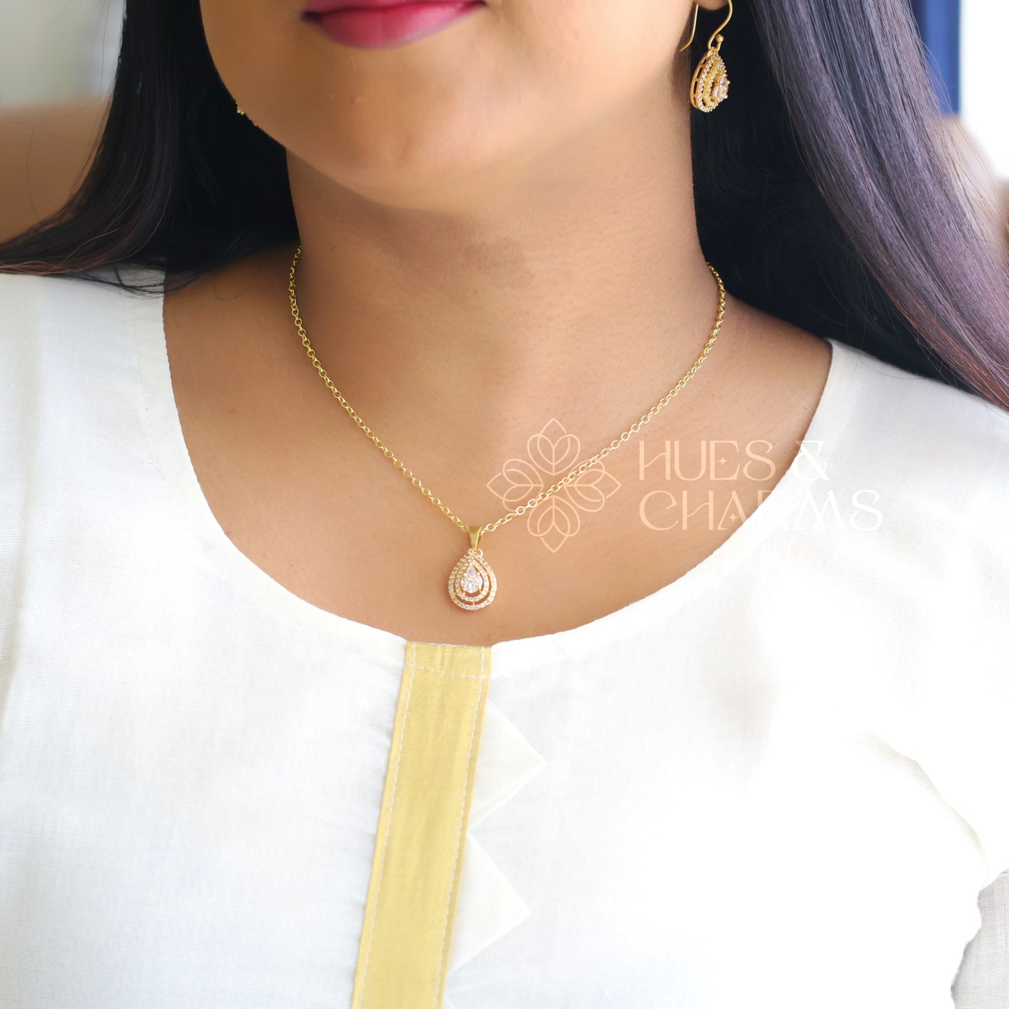 GOLDEN RAINDROP AD NECKLACE SET