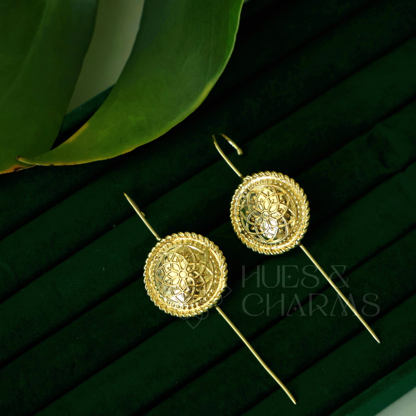 GOLDEN MANDALA EAR CUFF