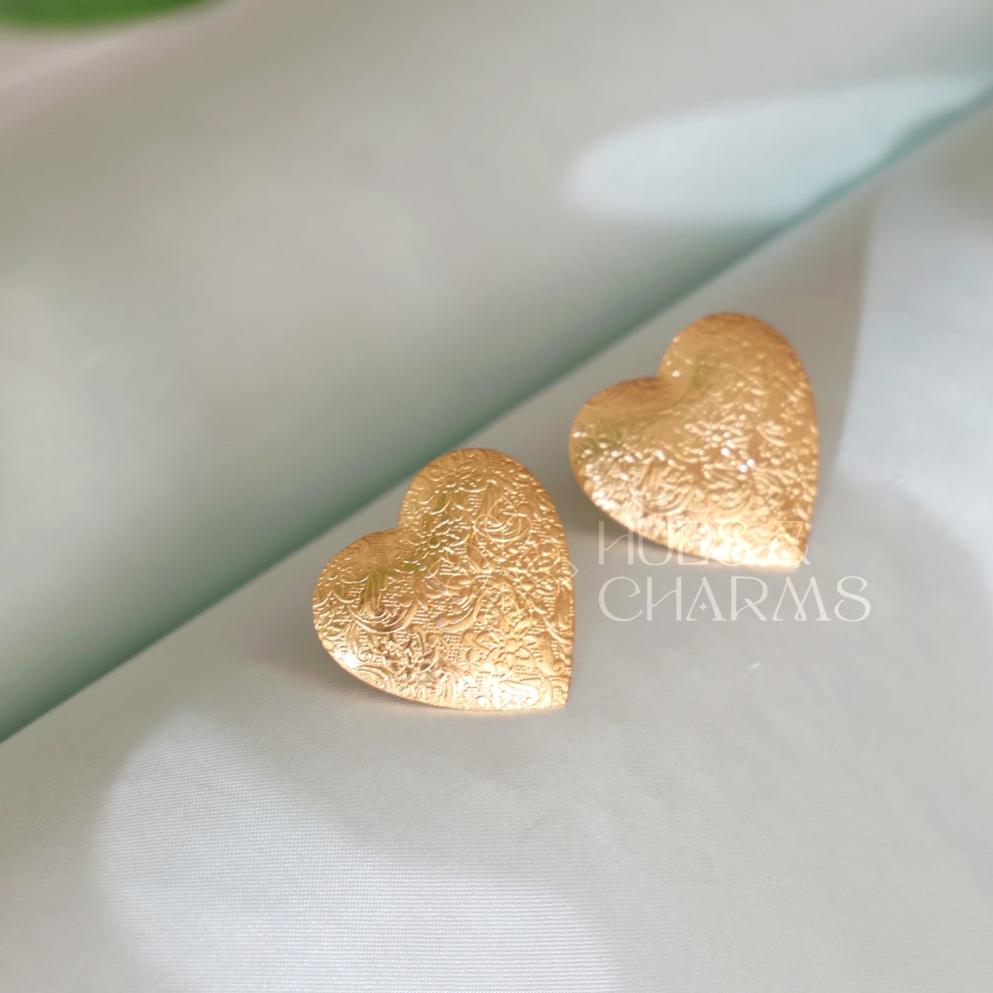 GOLDEN WHISPER HEART EARRINGS