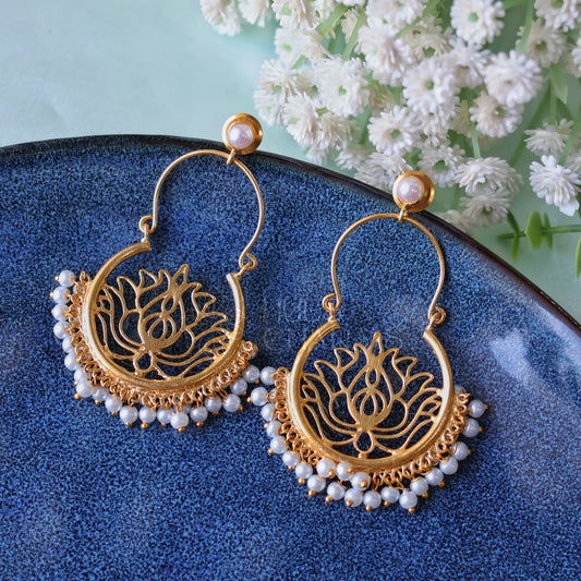 GOLDEN LOTUS CLUSTER PEARL EARRING