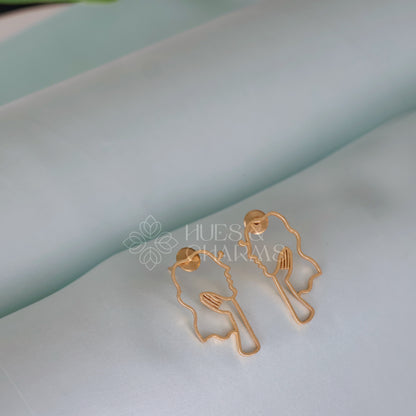 GOLDEN FEMININE AURA STUD EARRINGS