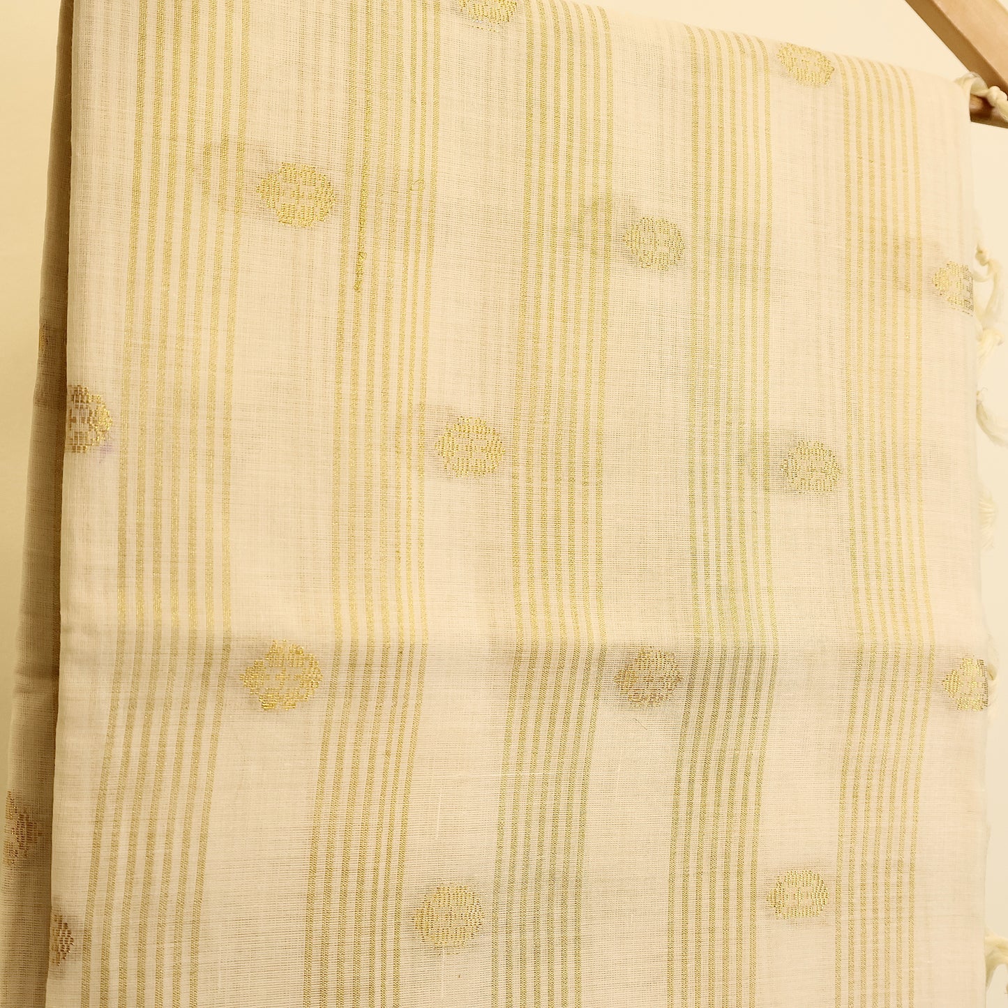 KERALA GOLDEN STRIPES & BUTTA SAREE