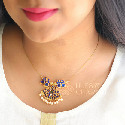 TRADITIONAL FLOATING NECKPIECE