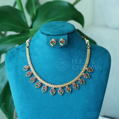 GOLDEN RUBY AND GREEN KEMP NECKLACE SET
