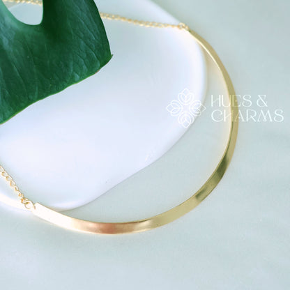 GOLDEN MINIMAL NECK CUFF