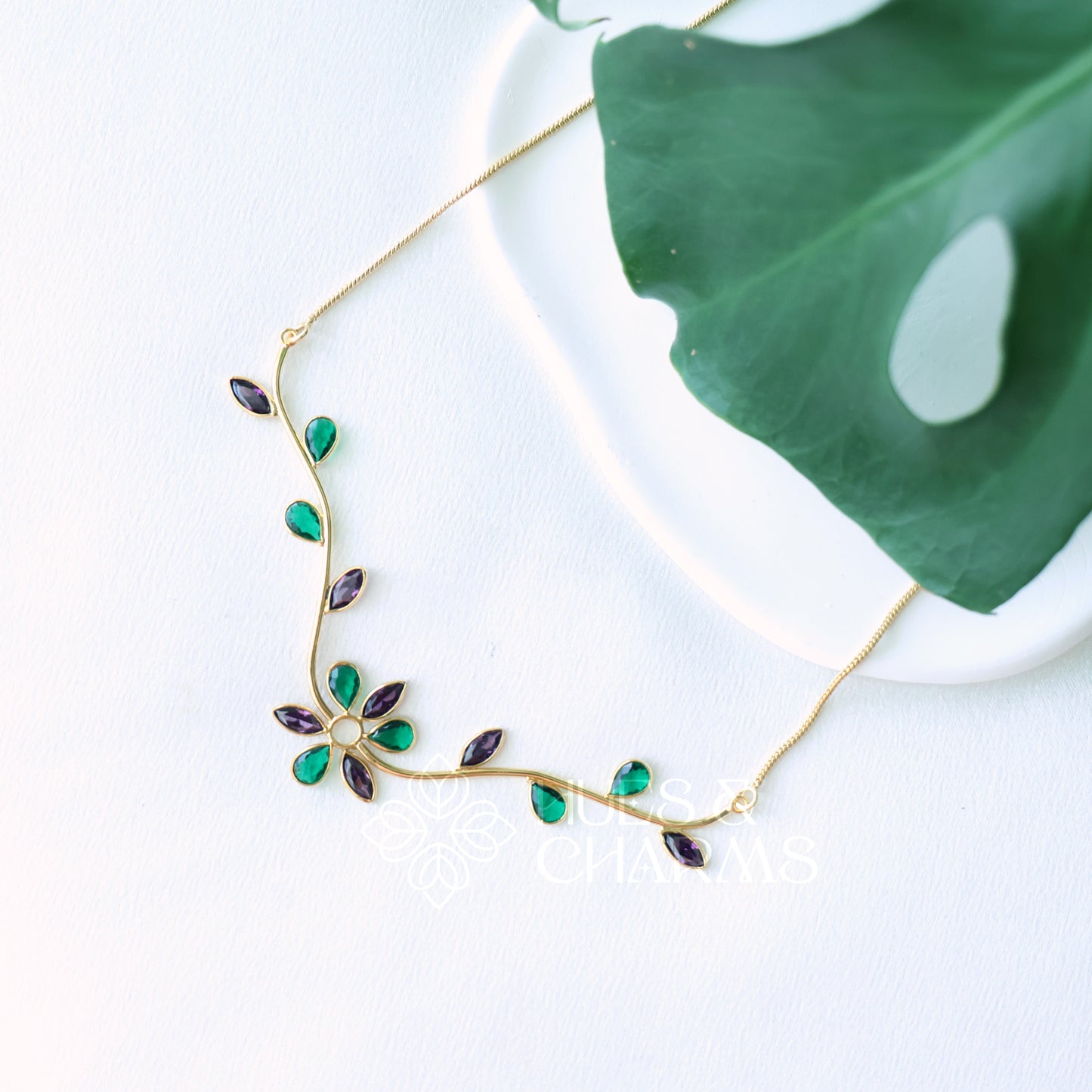 GOLDEN FLORAL LONG NECKPIECE