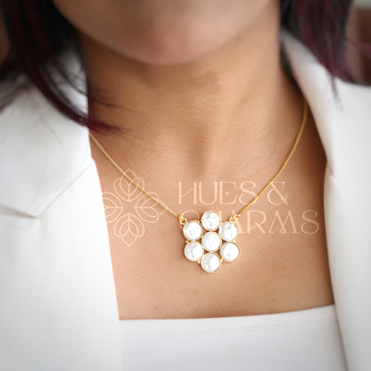 GOLDEN 7 PEARL CELESTE PENDANT 
NECKPIECE