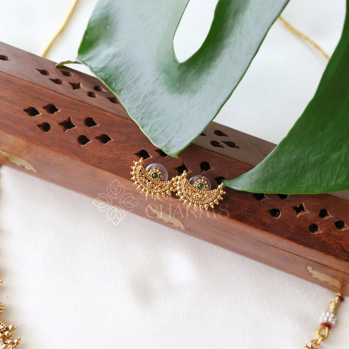 TRADITIONAL DIYA NECKLACE SET (COLOURS AVAILABLE)