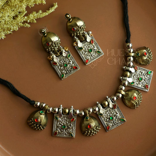 SAANVI OXIDISED DUAL TONE NECKLACE SET