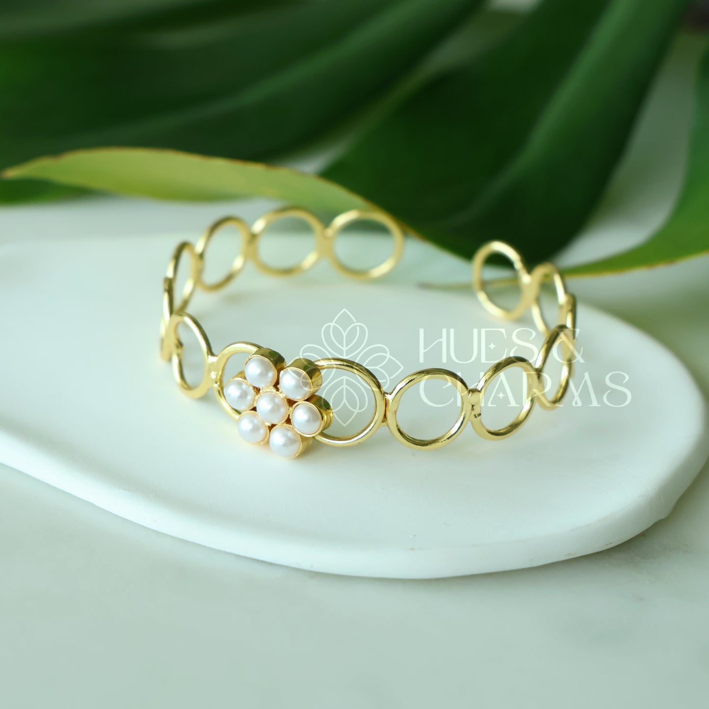 GOLDEN PEARL SYMPHONY ADJUSTABLE BANGLE